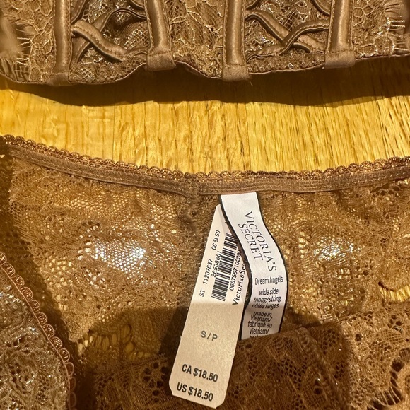 Victoria Secret - Picture 14 of 14